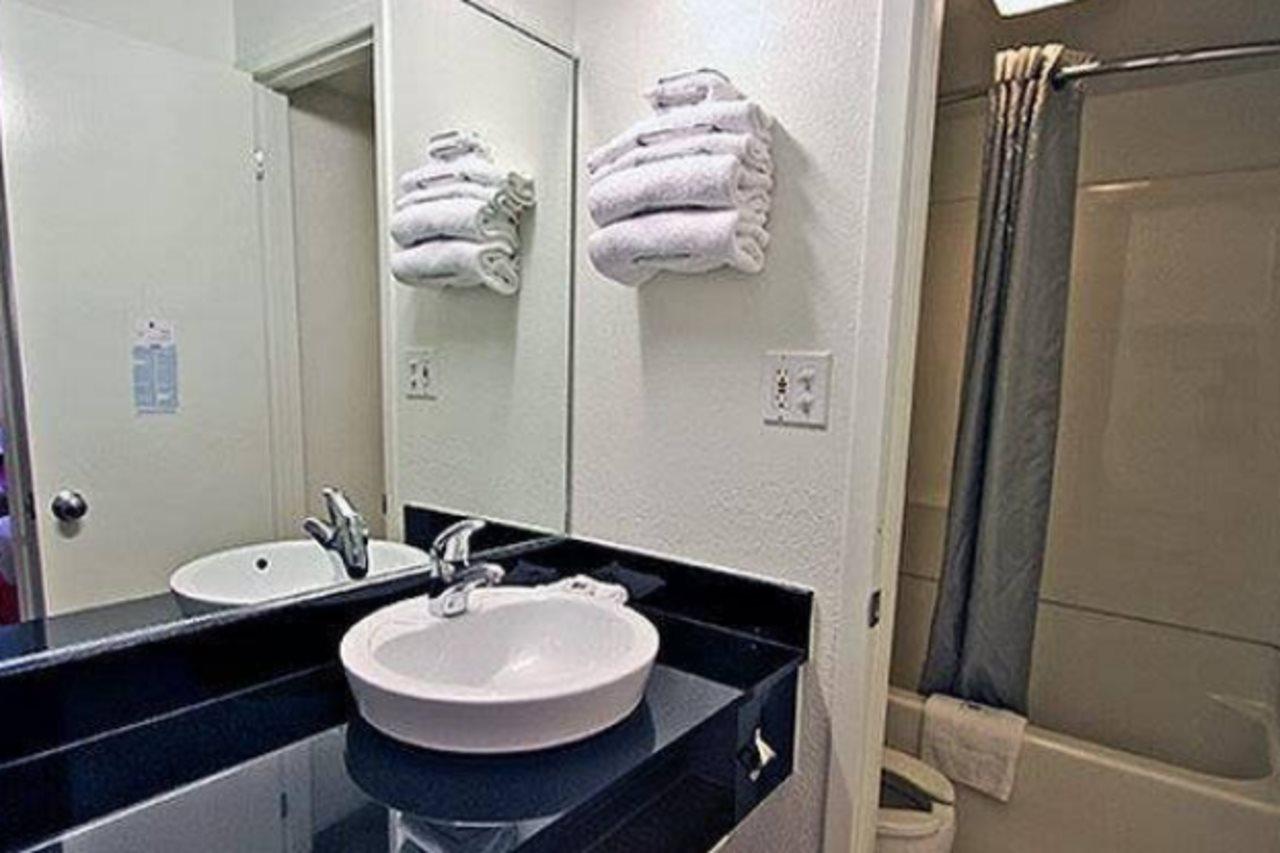 Motel 6 Chicago Southwest - ออโรรา ภายนอก รูปภาพ