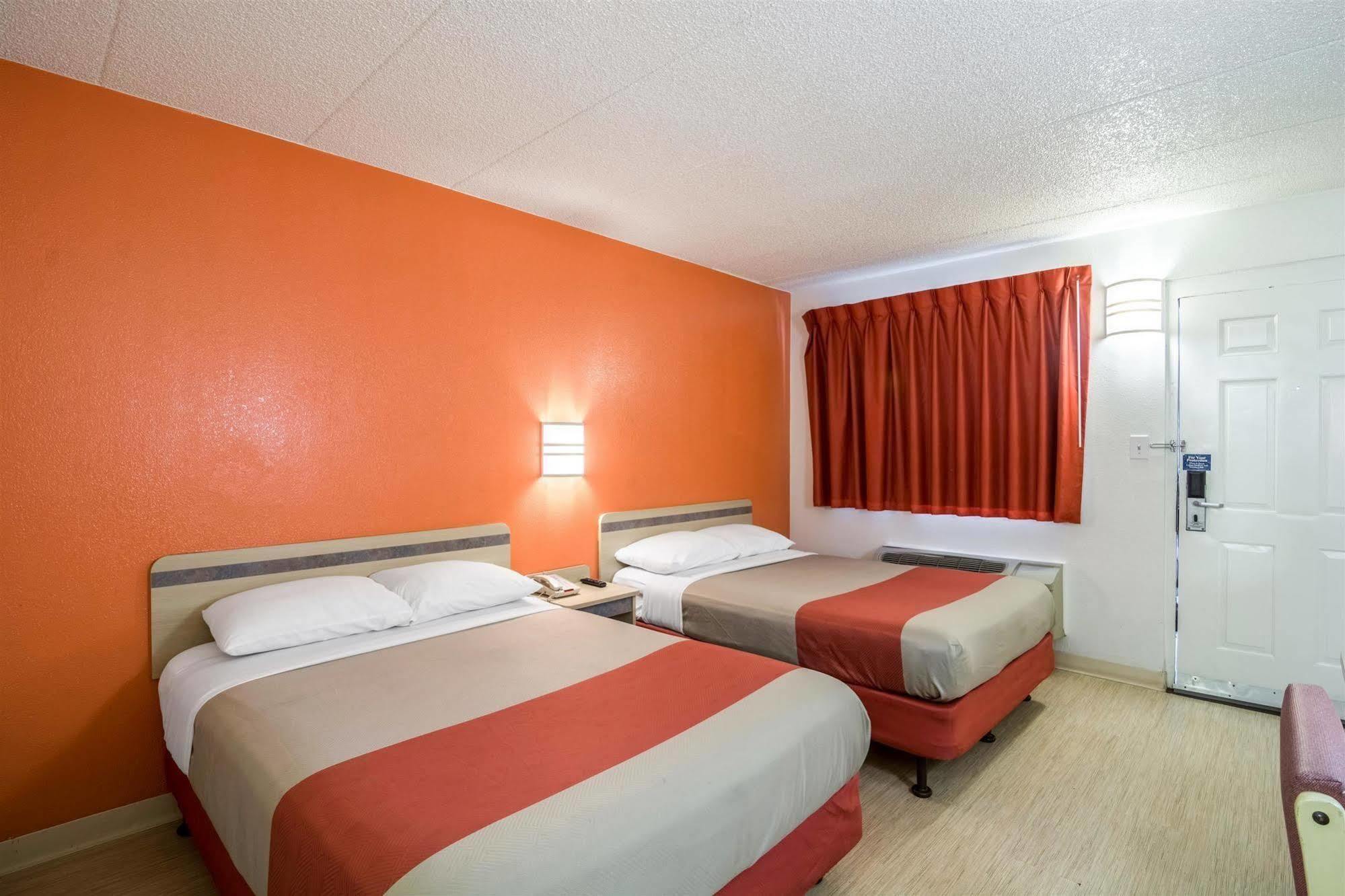 Motel 6 Chicago Southwest - ออโรรา ภายนอก รูปภาพ