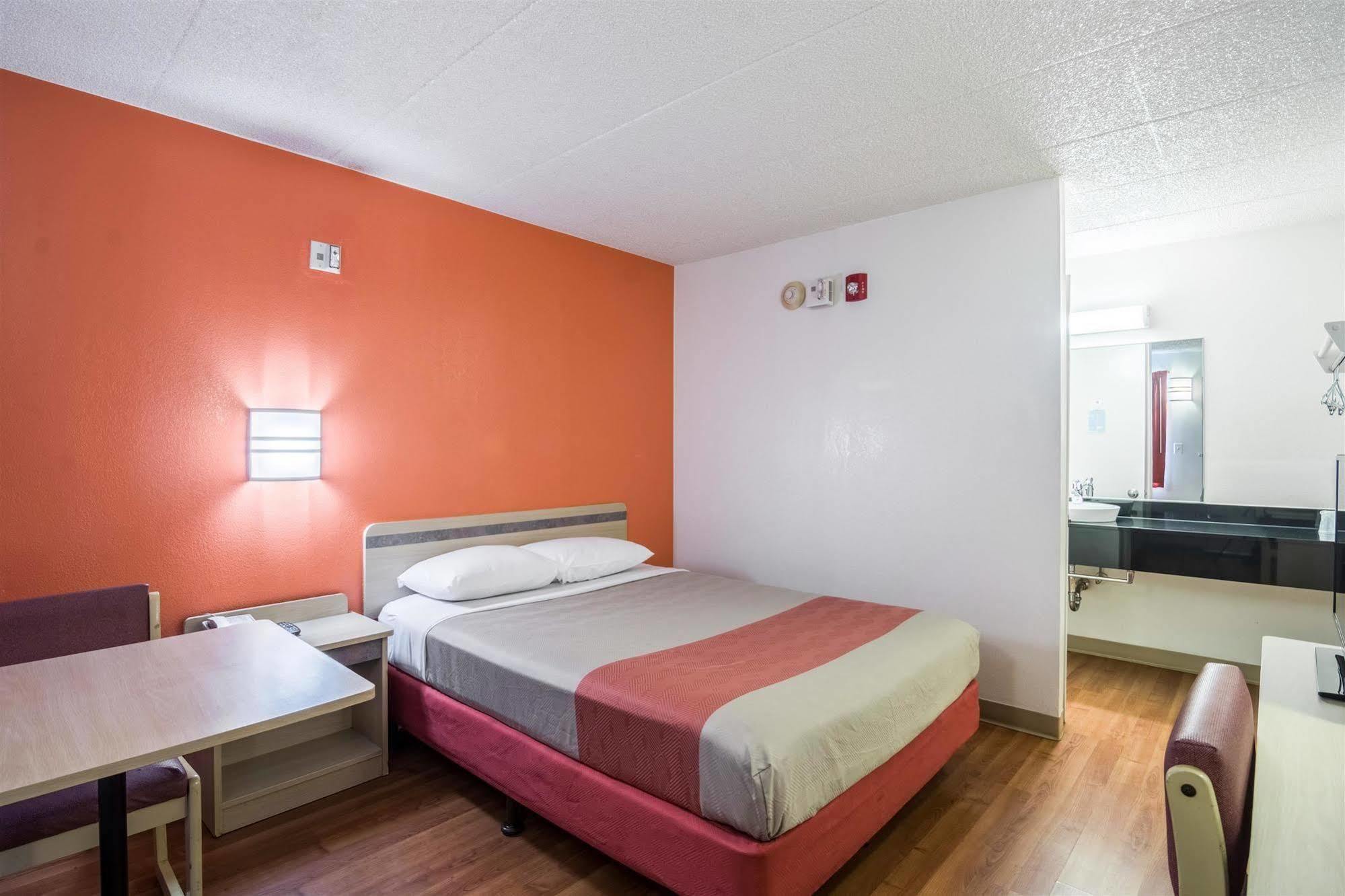 Motel 6 Chicago Southwest - ออโรรา ภายนอก รูปภาพ
