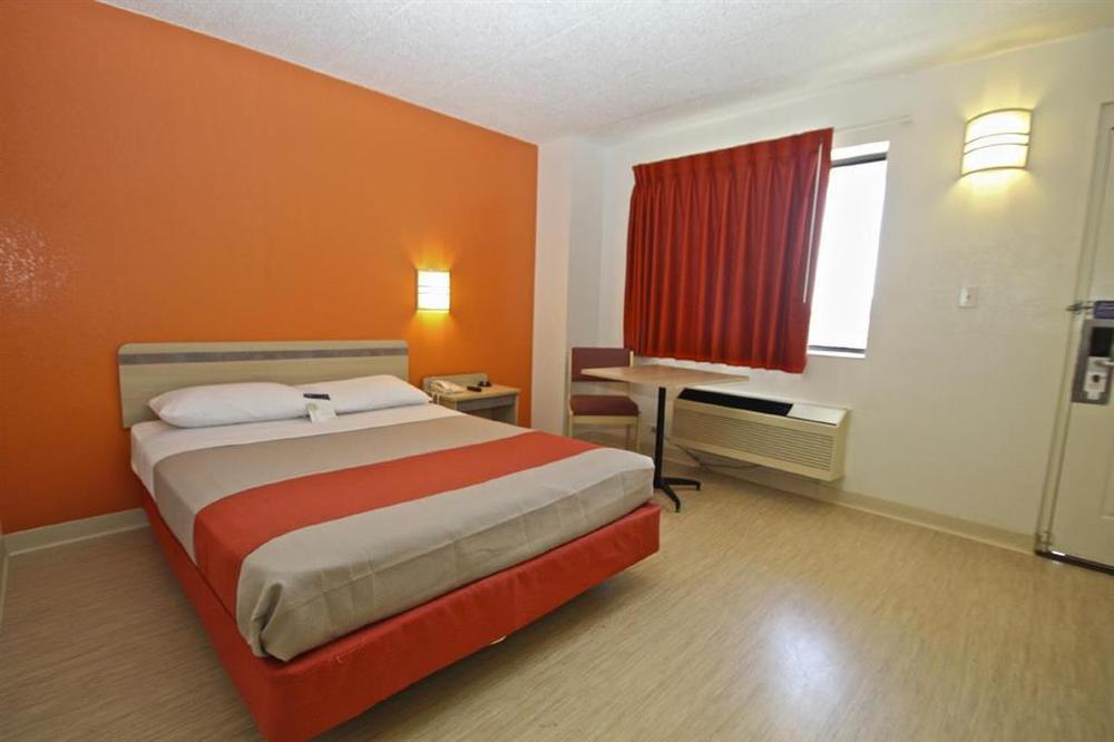 Motel 6 Chicago Southwest - ออโรรา ห้อง รูปภาพ